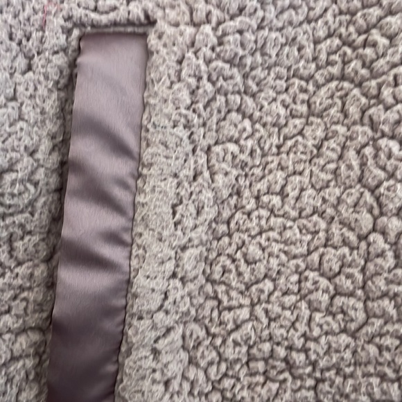 Abercrombie & Fitch Sherpa Half Zip Pullover in Muave - Picture 5 of 12